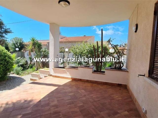 Case e ville in vendita di 170 m² in Lungomare Fata Morgana