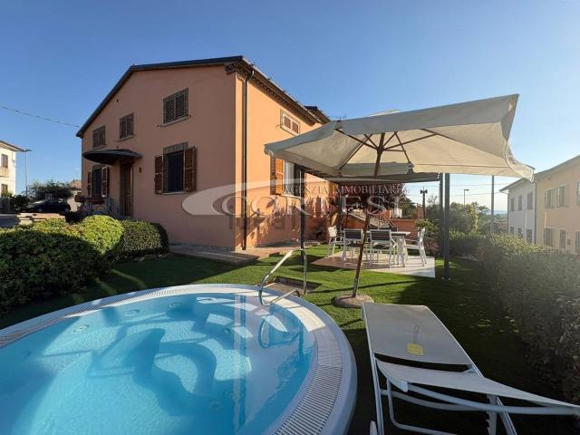 Case e ville in vendita di 170 m² in Strada Monte Rosario, 7