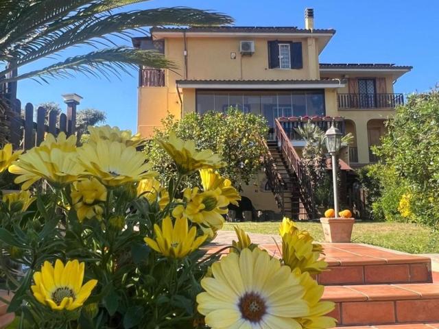 Case e ville in vendita di 170 m² in Strada Provinciale 3/e Ardeatina