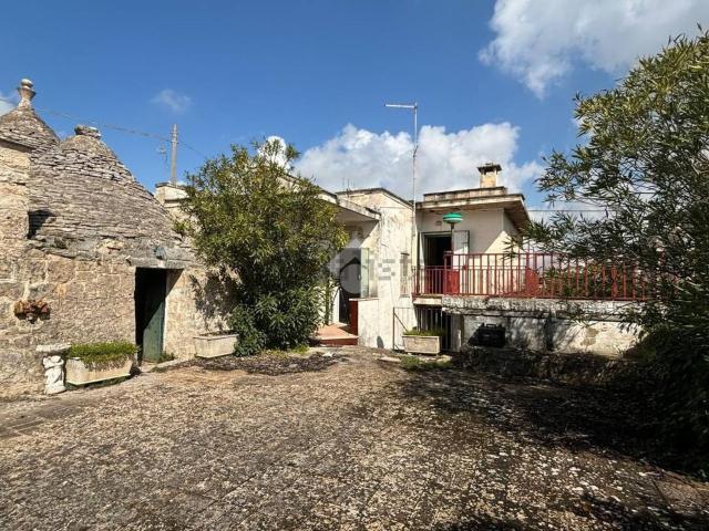 Case e ville in vendita di 170 m² in Strada Vecchia Ceglie