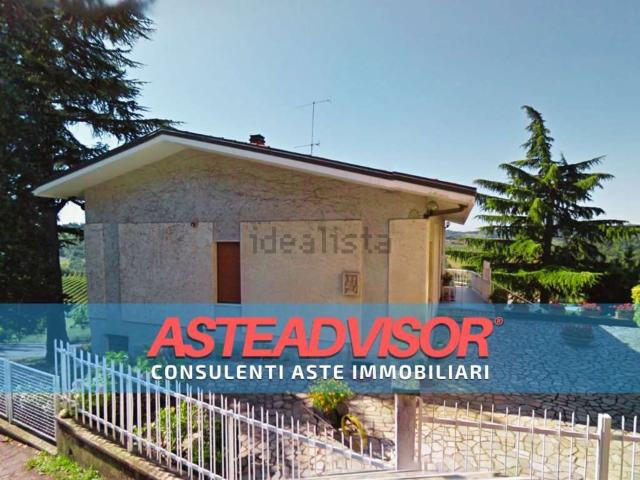 Case e ville in vendita di 171 m² in Via Fulvio Mazzucco, 15