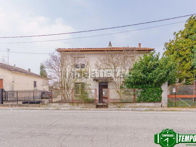 Case e ville in vendita di 171 m² in Via San Nazzaro