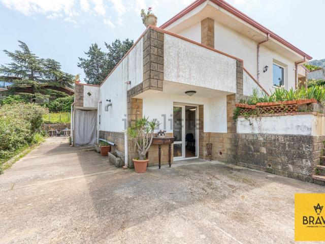 Case e ville in vendita di 171 m² in Via P. G. 11, 1