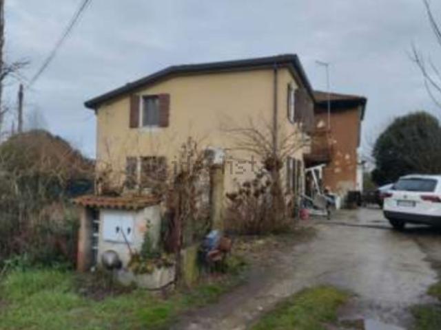 Case e ville in vendita di 172 m² in Via Barenassa