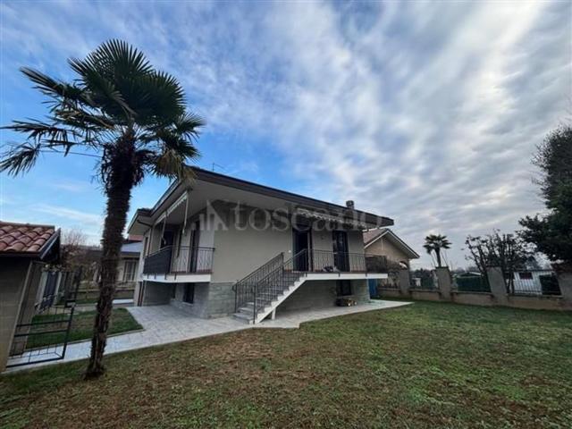 Case e ville in vendita di 172 m² in Via G. B. Busnelli