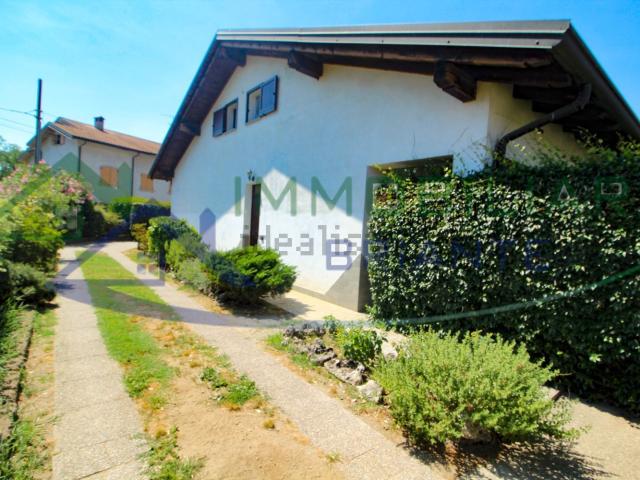 Case e ville in vendita di 172 m² in Via delle Margherite