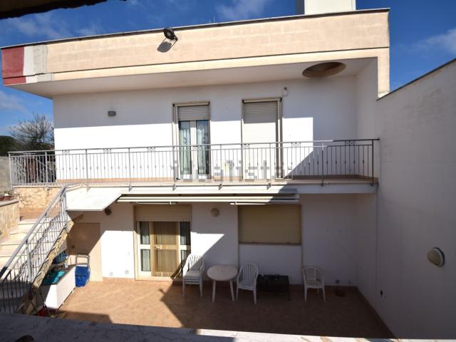 Case e ville in vendita di 172 m² in Via Oronzo Marangelli, 7