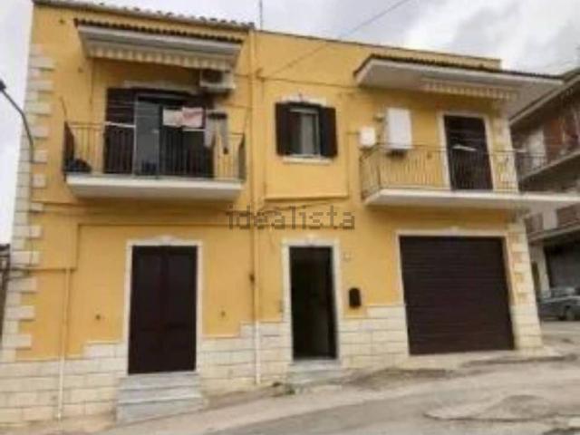 Case e ville in vendita di 172 m² in Via L&apos Aquila, 7