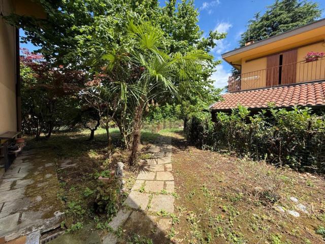Case e ville in vendita di 172 m² in Via Luciano Manara, 46