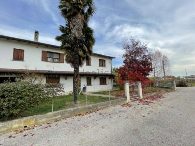 Case e ville in vendita di 172 m² in Via Selve, 48