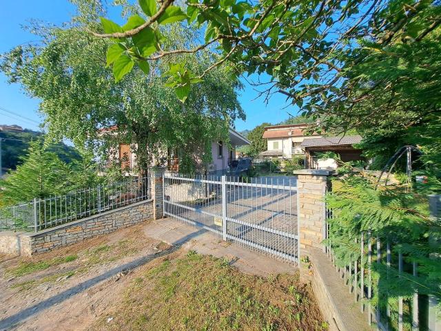 Case e ville in vendita di 172 m² in Via Riva Masini, 1