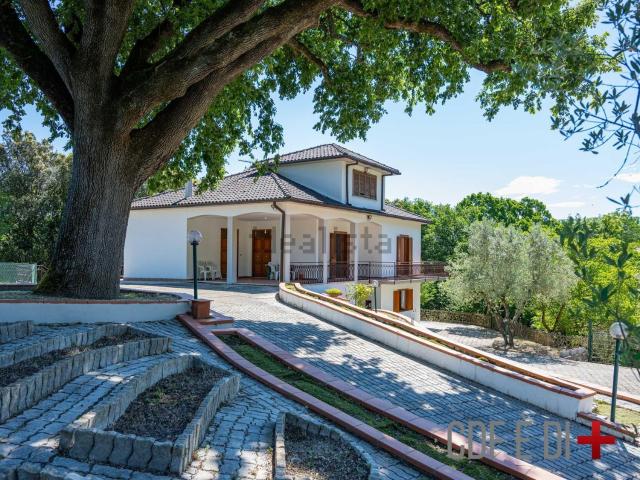 Case e ville in vendita di 172 m² in Località Fontanelle