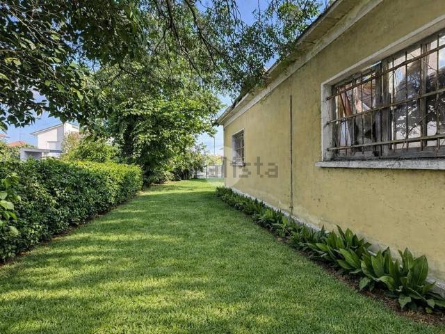 Case e ville in vendita di 173 m² in Via Lazio, 5