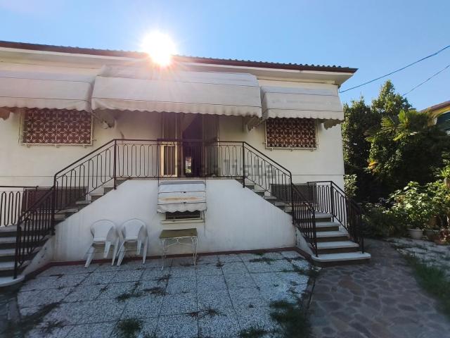 Case e ville in vendita di 173 m² in Via Mazzorbo