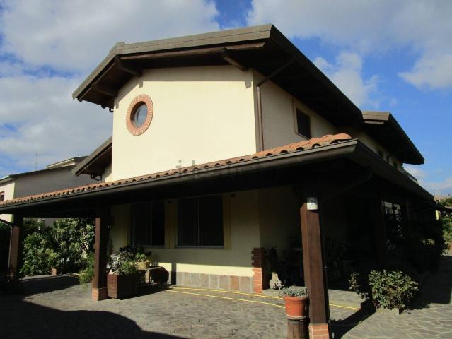Case e ville in vendita di 173 m² in Via Virgilio, 46