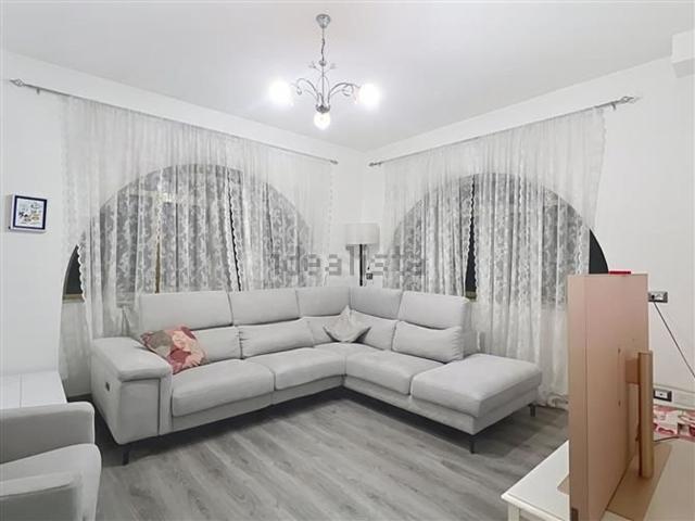 Case e ville in vendita di 174 m² in Via Giuseppe Nigra
