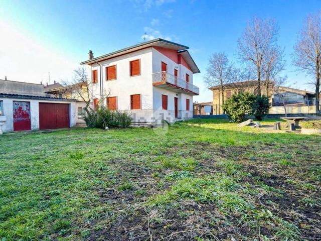 Case e ville in vendita di 174 m² in Via della Vittoria, 29