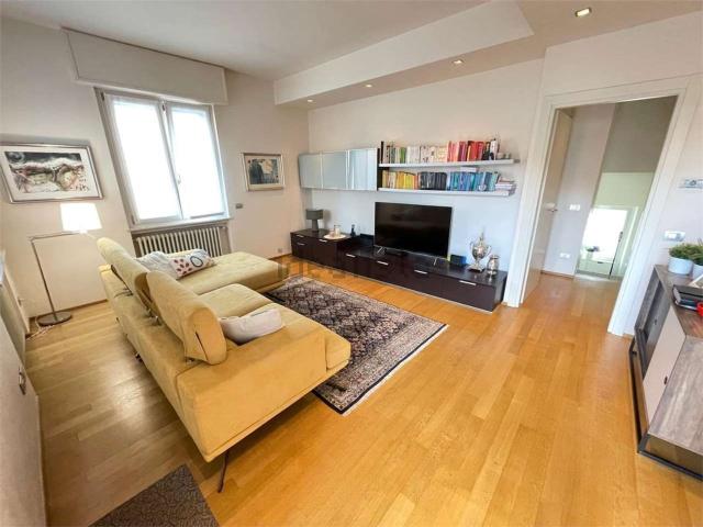 Case e ville in vendita di 174 m² in Via S. Pellico, 15