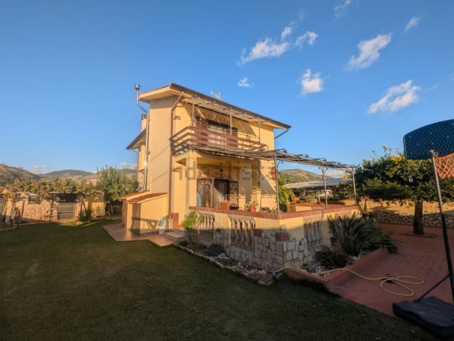 Case e ville in vendita di 174 m² in Via Scifelle
