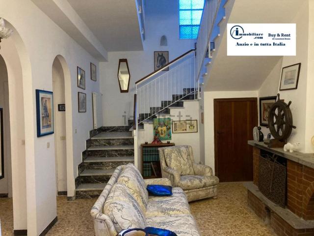 Case e ville in vendita di 174 m² in Via Passo del Brennero