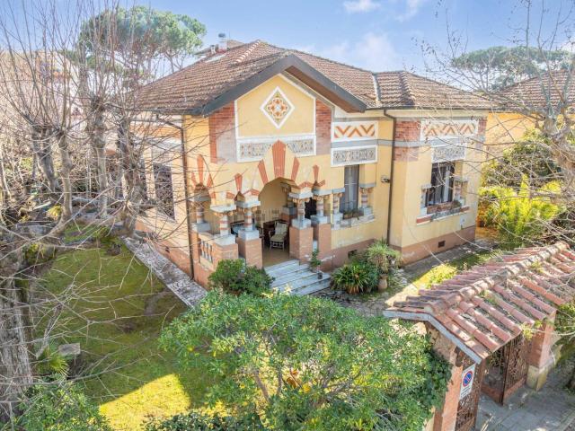 Case e ville in vendita di 174 m² in Via Rosso di San Secondo