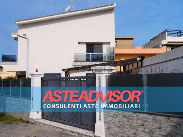 Case e ville in vendita di 174 m² in Piazza Francesca Morvillo, 5