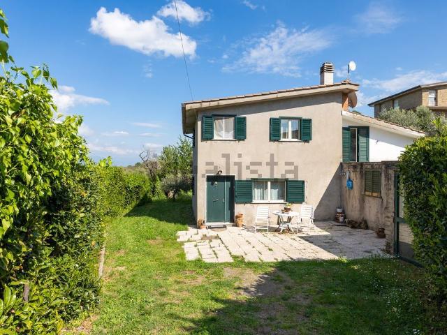 Case e ville in vendita di 175 m² in Via Calcara Muratelle, 36
