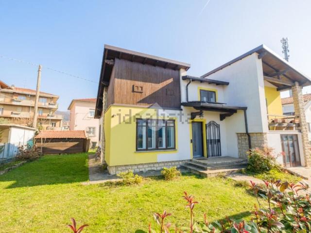 Case e ville in vendita di 175 m² in Via Carlo Assonica, 5
