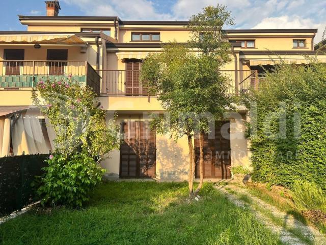 Case e ville in vendita di 175 m² in Via G. Matteotti, 2