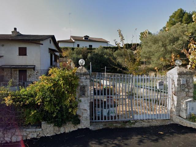 Case e ville in vendita di 175 m² in Via Gioacchino Rossini