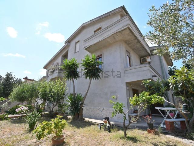 Case e ville in vendita di 175 m² in Via Giosuè Carducci, 14