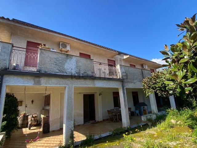 Case e ville in vendita di 175 m² in Via Monte Cuccio