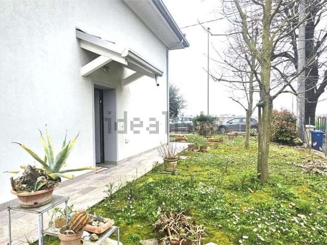 Case e ville in vendita di 175 m² in Via Nuove Fondine