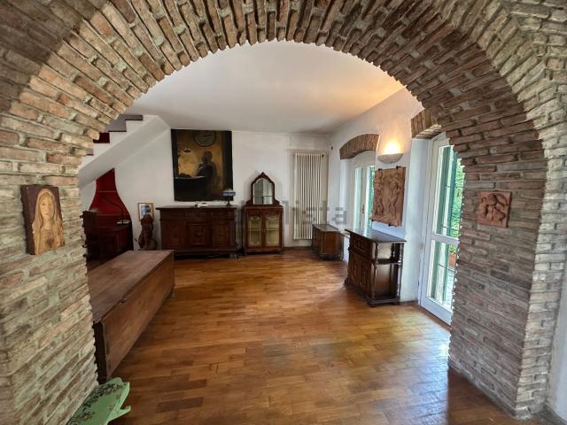 Case e ville in vendita di 175 m² in Via San Bernardino, 128