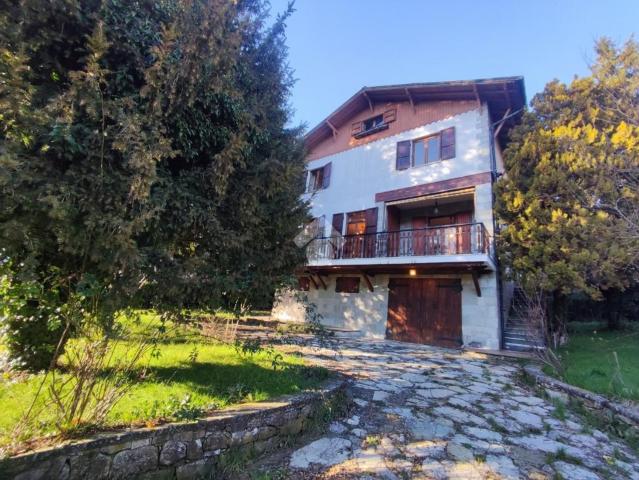 Case e ville in vendita di 175 m² in Via Seriallo, 4