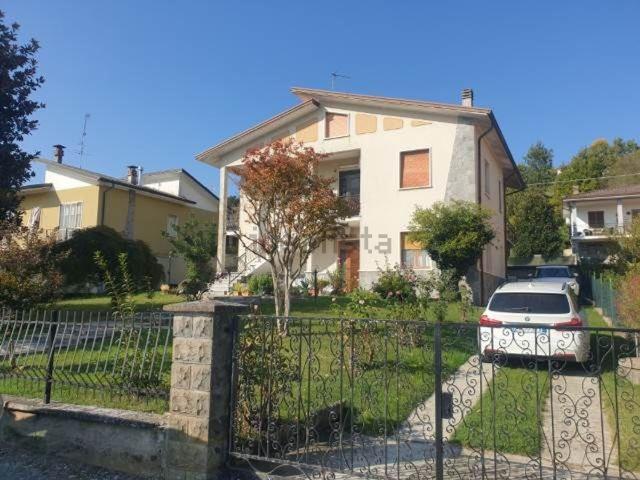Case e ville in vendita di 175 m² in Via Pianello