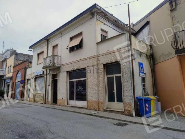 Case e ville in vendita di 175 m² in Via XX Settembre