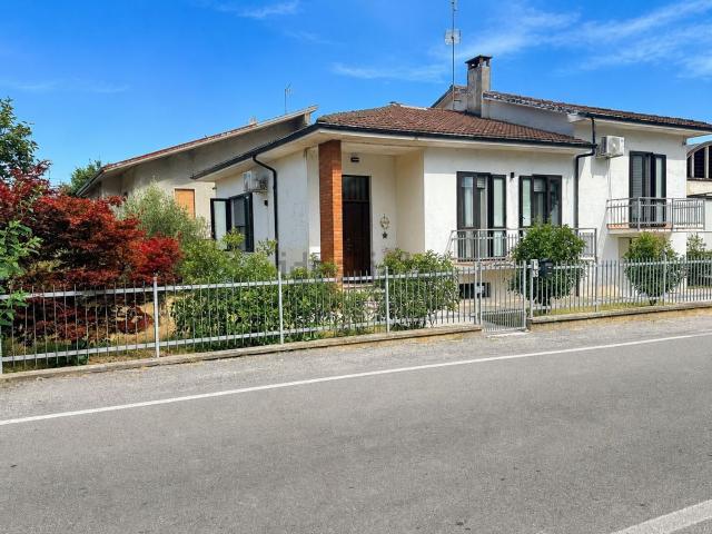 Case e ville in vendita di 176 m²