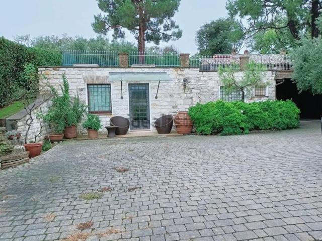Case e ville in vendita di 176 m² in Via Coppo
