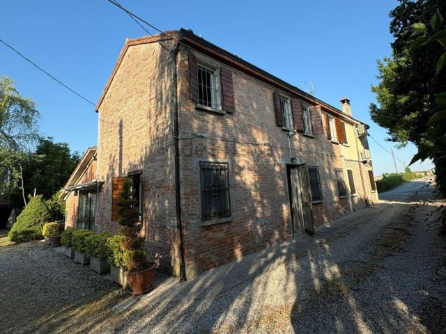 Case e ville in vendita di 176 m² in Via Bassa