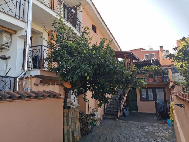 Case e ville in vendita di 176 m² in Via Bassano del Grappa, 31