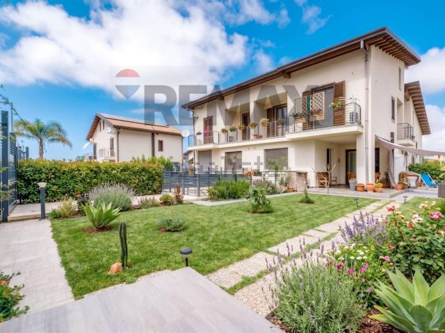 Case e ville in vendita di 176 m² in Via Faraona, 10