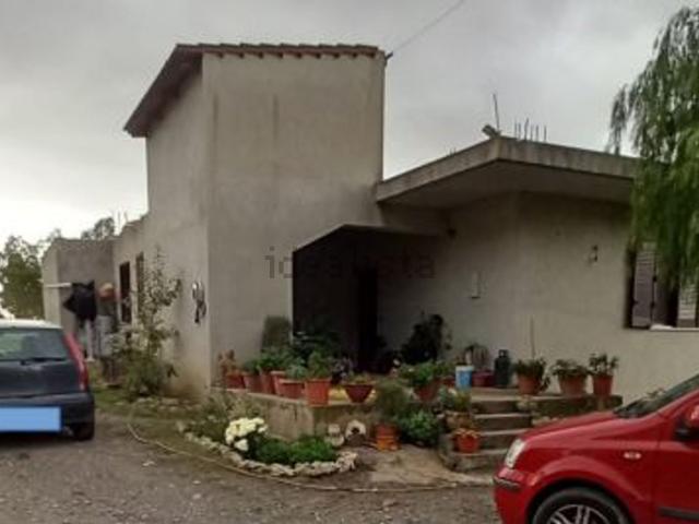 Case e ville in vendita di 176 m² in Via Junchi
