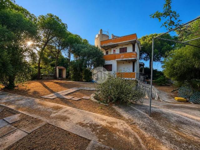Case e ville in vendita di 176 m² in Via Montacutu, 17