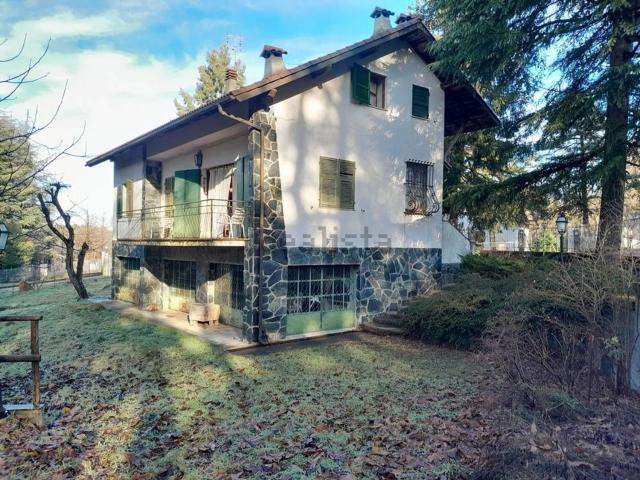 Case e ville in vendita di 176 m² in Via Piazzadoni, 12