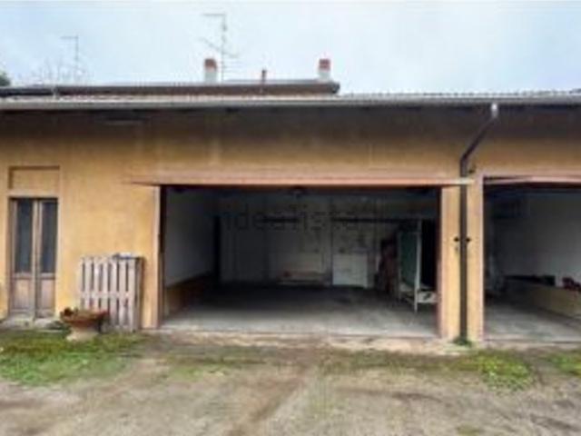 Case e ville in vendita di 176 m² in Via XXV Aprile, 58