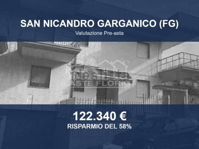 Case e ville in vendita di 177 m² in Via delle Ginestre, 2