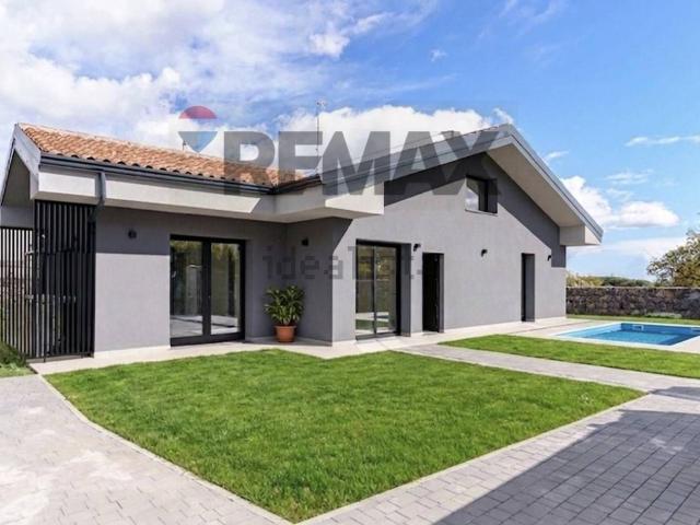 Case e ville in vendita di 177 m² in Via Luciano Pavarotti, 10