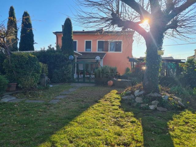 Case e ville in vendita di 177 m² in Via Roma