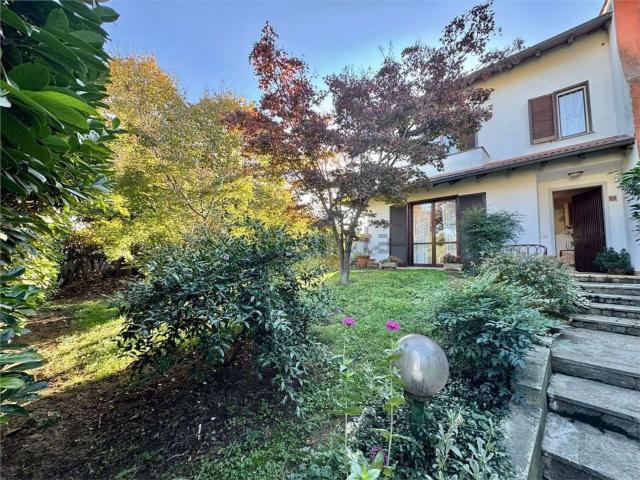 Case e ville in vendita di 177 m² in Strada Milanese, 10